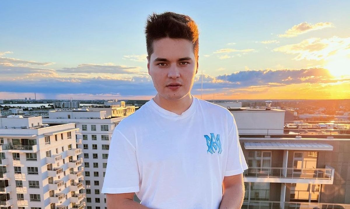 Motivul pentru care Selly și iubita Smaranda petrec Revelionul acasă. În alți ani, cuplul mergea la munte sau în altă țară: „E un trend”