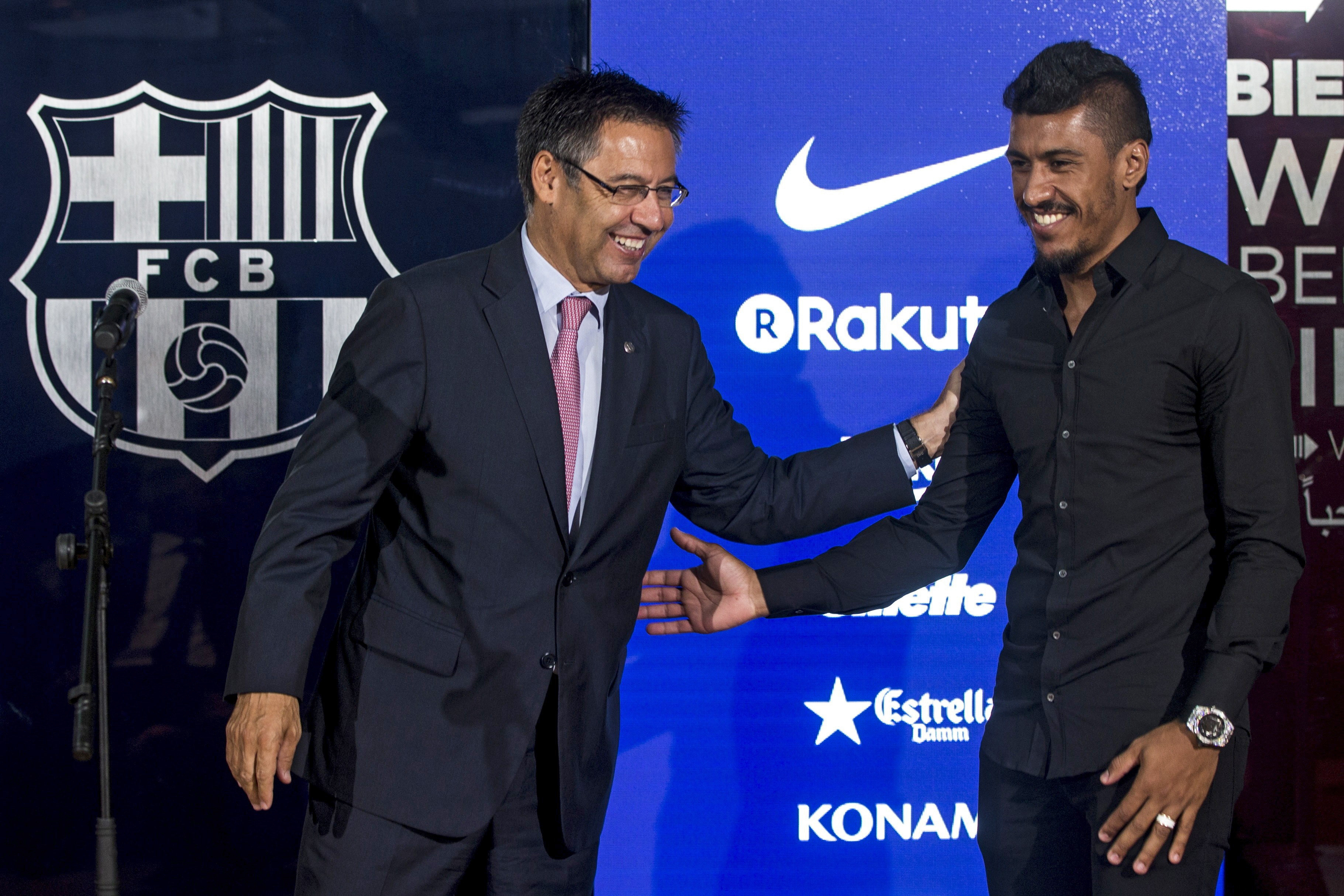 Brazilianul Paulinho a fost prezentat oficial la FC Barcelona / GALERIE FOTO