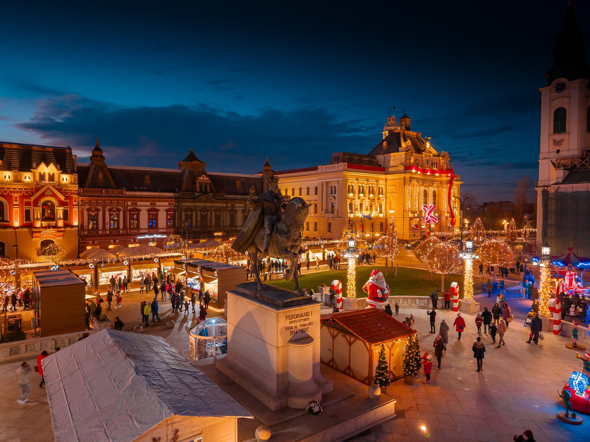 Târgul de Crăciun Oradea 2025. Miza pe artizanatul românesc, cu produse create de meșteșugari + un patinoar de 30 de metri lungime