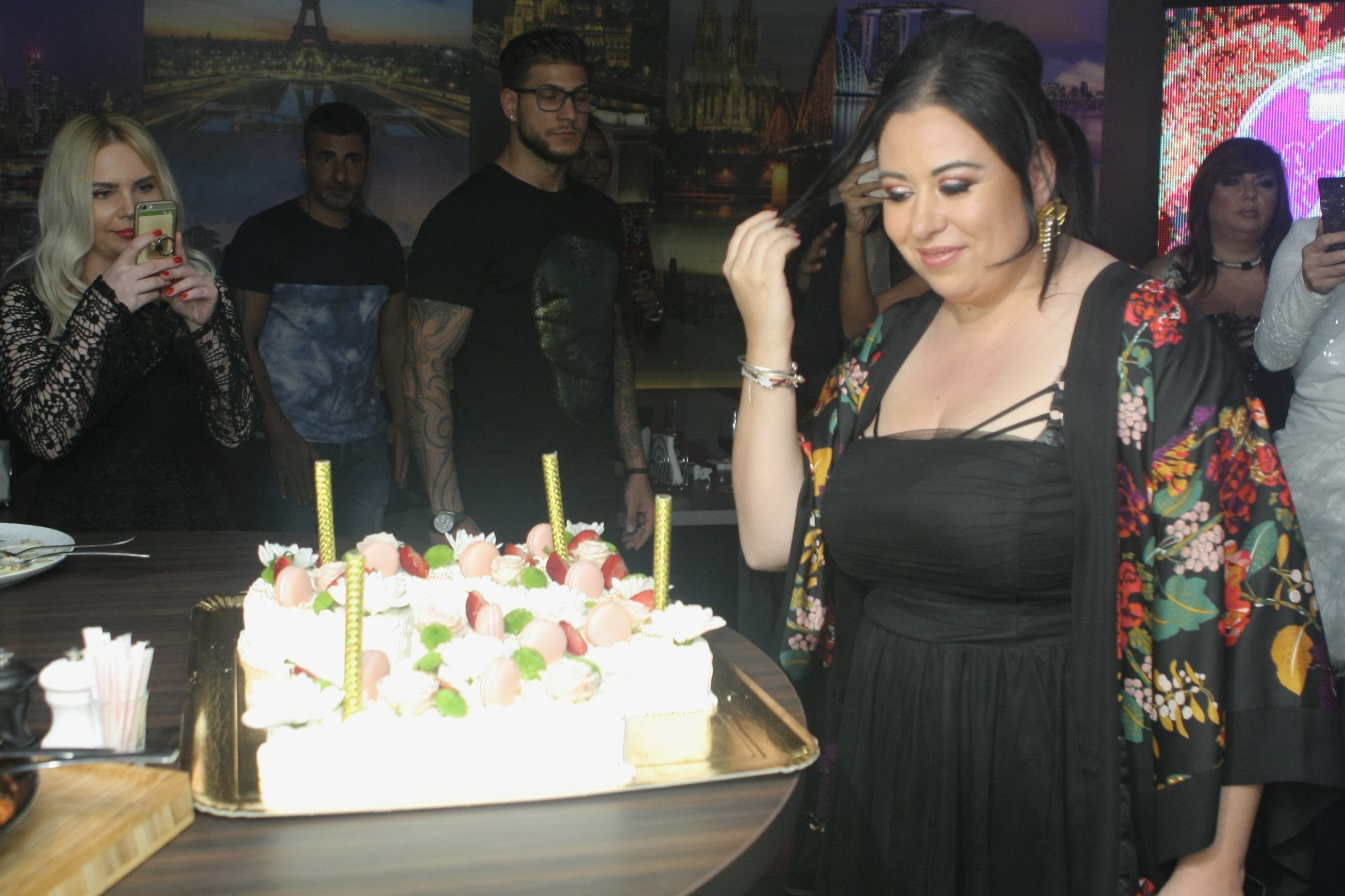 GALERIE FOTO. Oana Roman n-a vrut cadouri de ziua ei. Le-a cerut invitaților să doneze banii pentru un caz umanitar