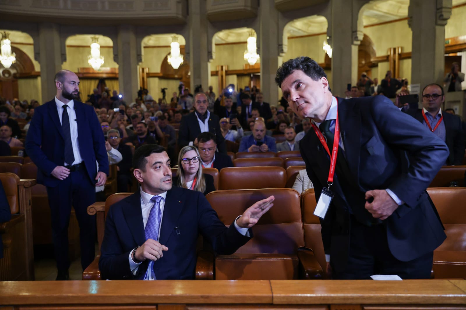 Nicușor Dan vs George Simion. Ce au spus la prima confruntare înaintea turului 2 al alegerilor prezidențiale, la Congresul BNS