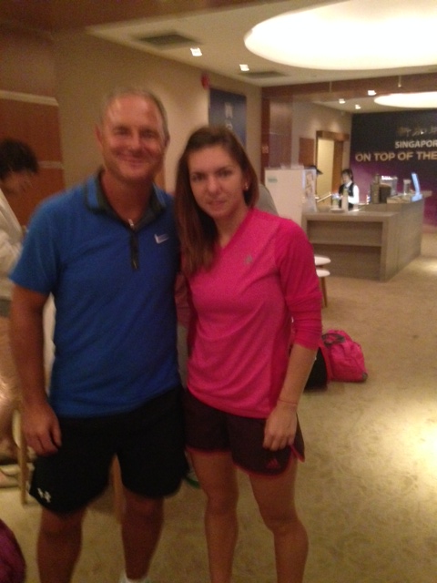 Simona Halep a venit în Singapore cu tot familionul! ^Campioana românilor este urmărită pas cu pas de un milionar din SUA! GALERIE FOTO