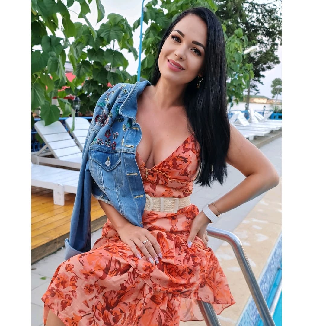 Deea Maxer, la muncă după divorțul de Dinu Maxer. Cum a apărut în Constanța și câți bani câștigă lunar