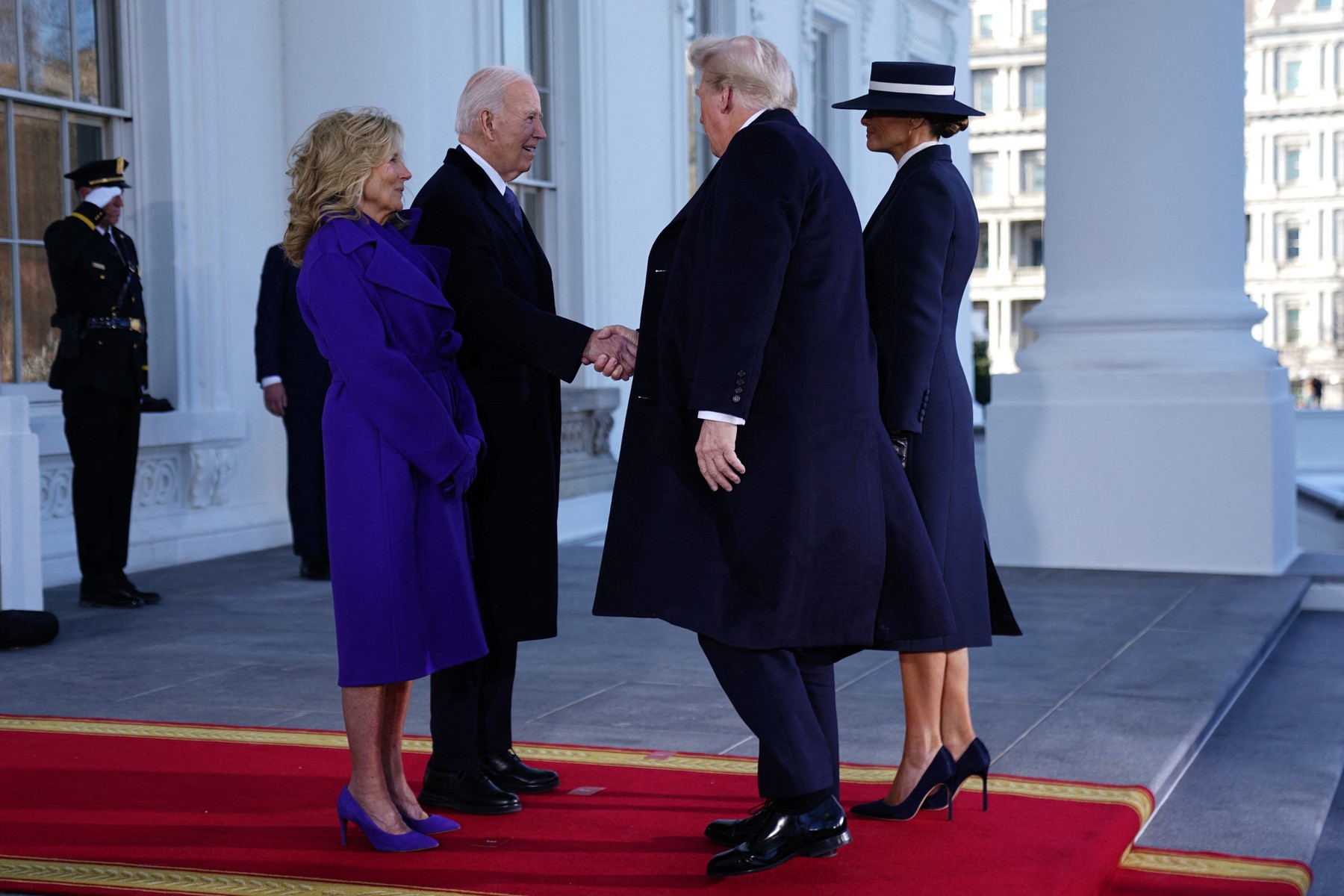 Singurul cuvânt folosit de Dana Budeanu despre ținuta Melaniei Trump de la învestirea soțului ei. Prima-doamnă și-a ascuns privirea