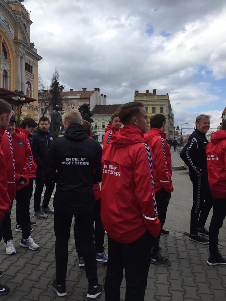 Fotbaliștii danezi au făcut o scurtă plimbare de relaxare prin Cluj | FOTO&VIDEO
