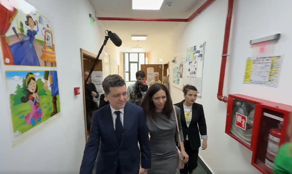 „Copiii dumneavoastră sunt botezați?”. Răspunsul oferit de partenera lui Nicușor Dan, Mirabela Grădinaru, la această întrebare