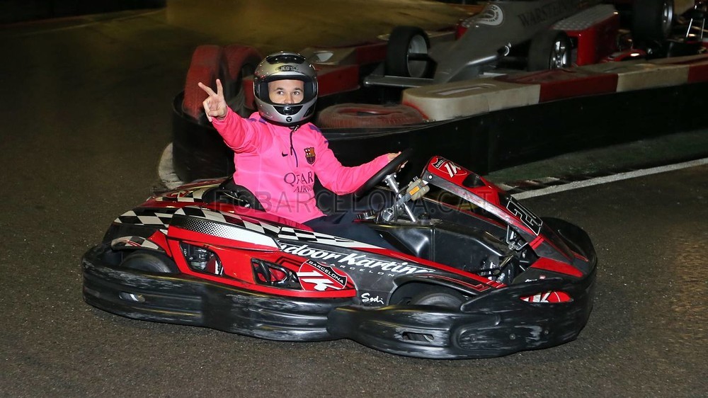 FOTO&VIDEO / "Extratereştrii" s-au distrat la karting