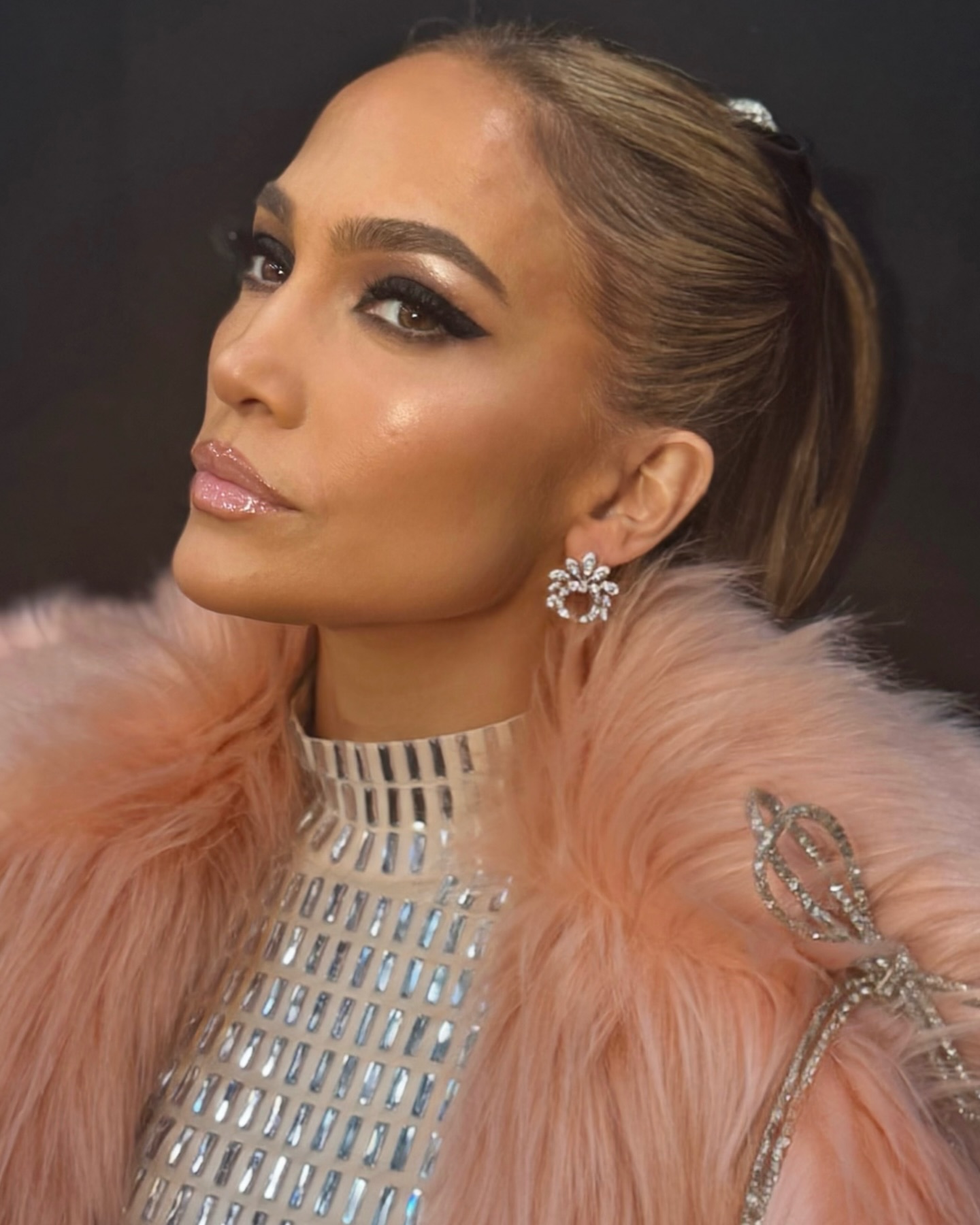 Cum a apărut Jennifer Lopez după ce s-a aflat că va avea concert la București. La 55 de ani, artista e mai mulțumită ca niciodată de silueta ei