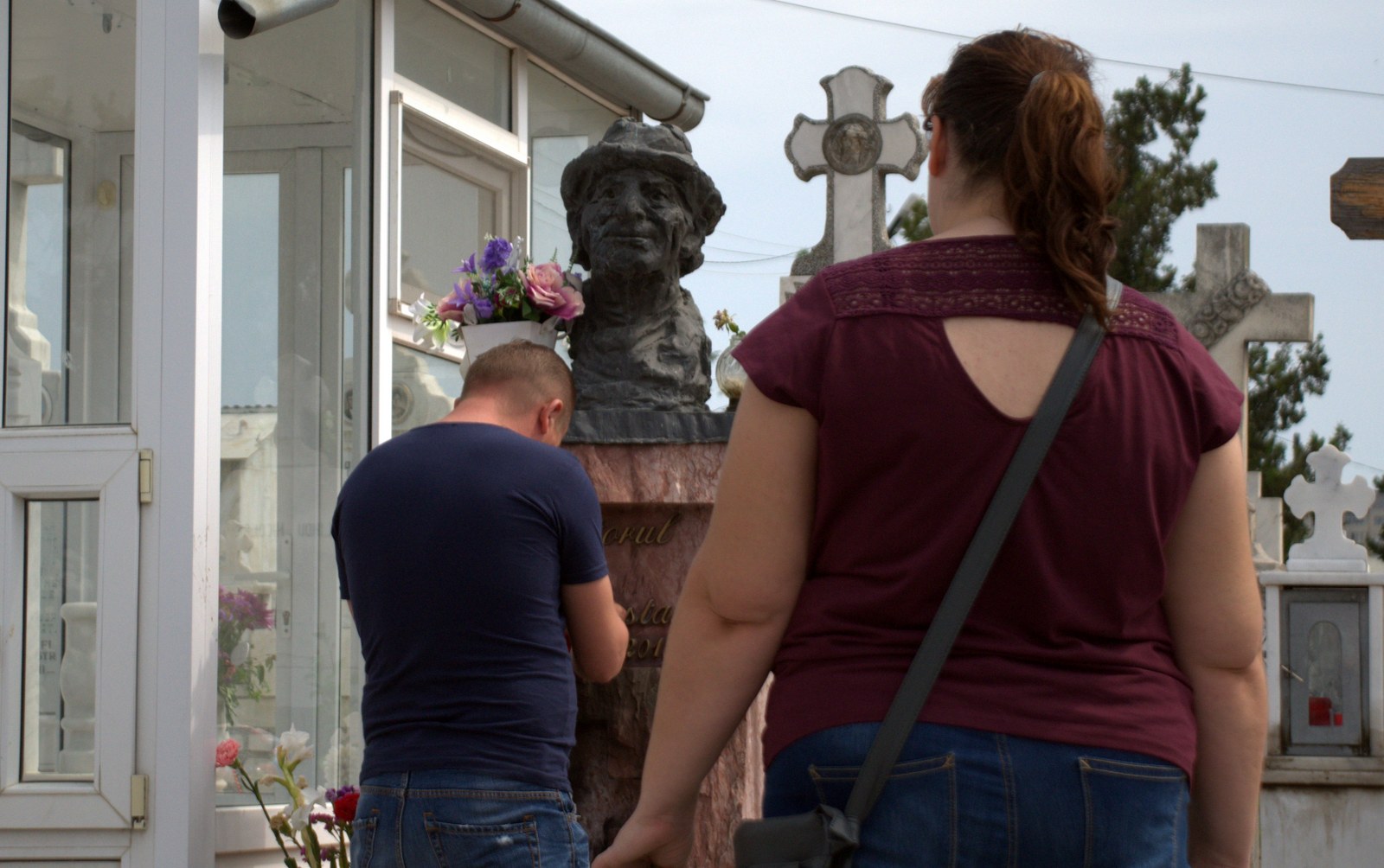 VIDEO. Opt ani de la moartea lui Jean Constantin. Cântărețul Ionuț Galani, la mormântul său