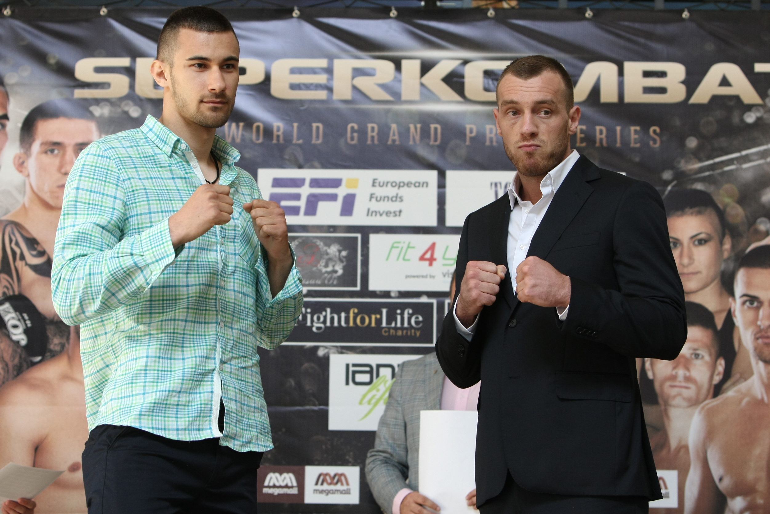Luptătorii de la Superkombat București au trecut cu bine de proba cântarului oficial / GALERIE FOTO