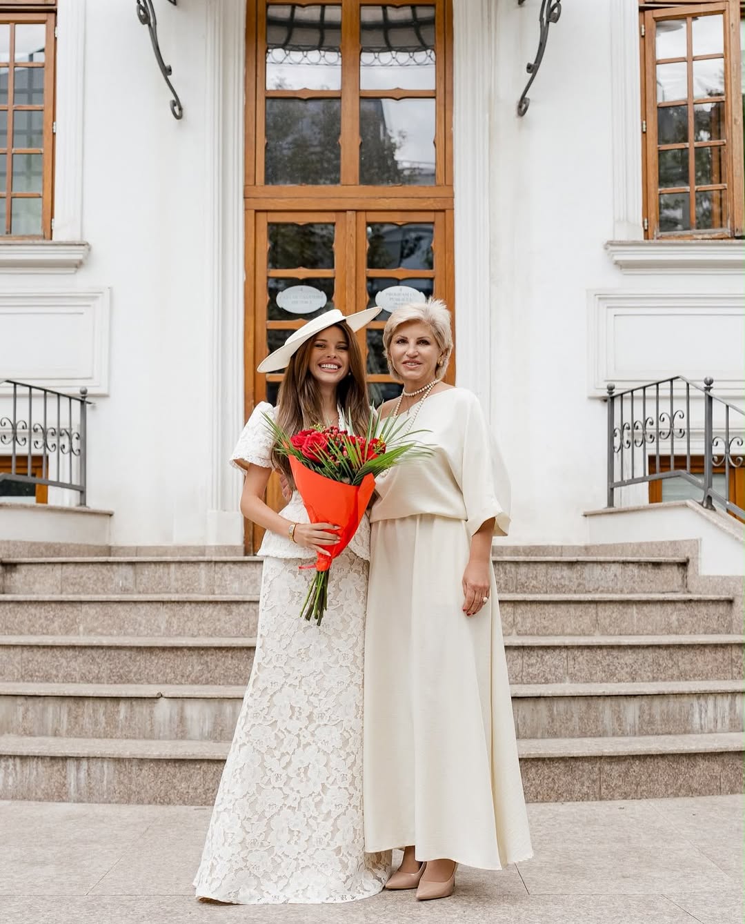 Noi imagini de la cununia civilă a Valeriei Lungu cu Alex Gîlcă