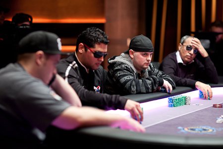 Ce s-a ales de omul care l-a învățat poker pe Pițurcă și ce s-a întâmplat după ce a câștigat un premiu de 1.350.000 $. ^Fratele lui făcea parte din gruparea Tarzan, care trafica prostituate, și e la pușcărie! Povești cu Piți de la jocurile de noroc