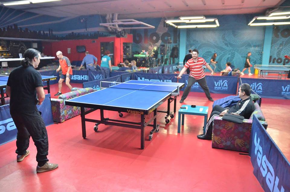 Ping pong-ul pe ritmuri de jazz a ajuns şi în România. Află unde întâlneşti această atmosferă / FOTO&VIDEO