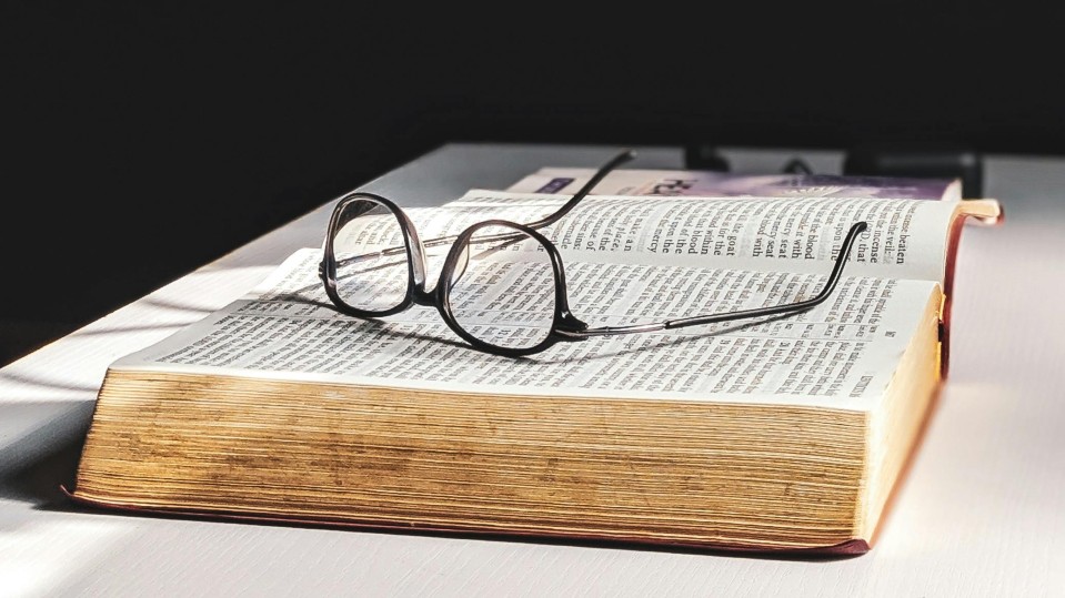 Ki tudja egészíteni ezeket a verssorokat? – Ötperces irodalom röpdolgozat