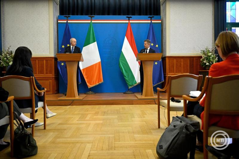 Magyar Péter: Magyarország kész mindent megtenni, hogy a hetes cikkelyes eljárás lezáruljon