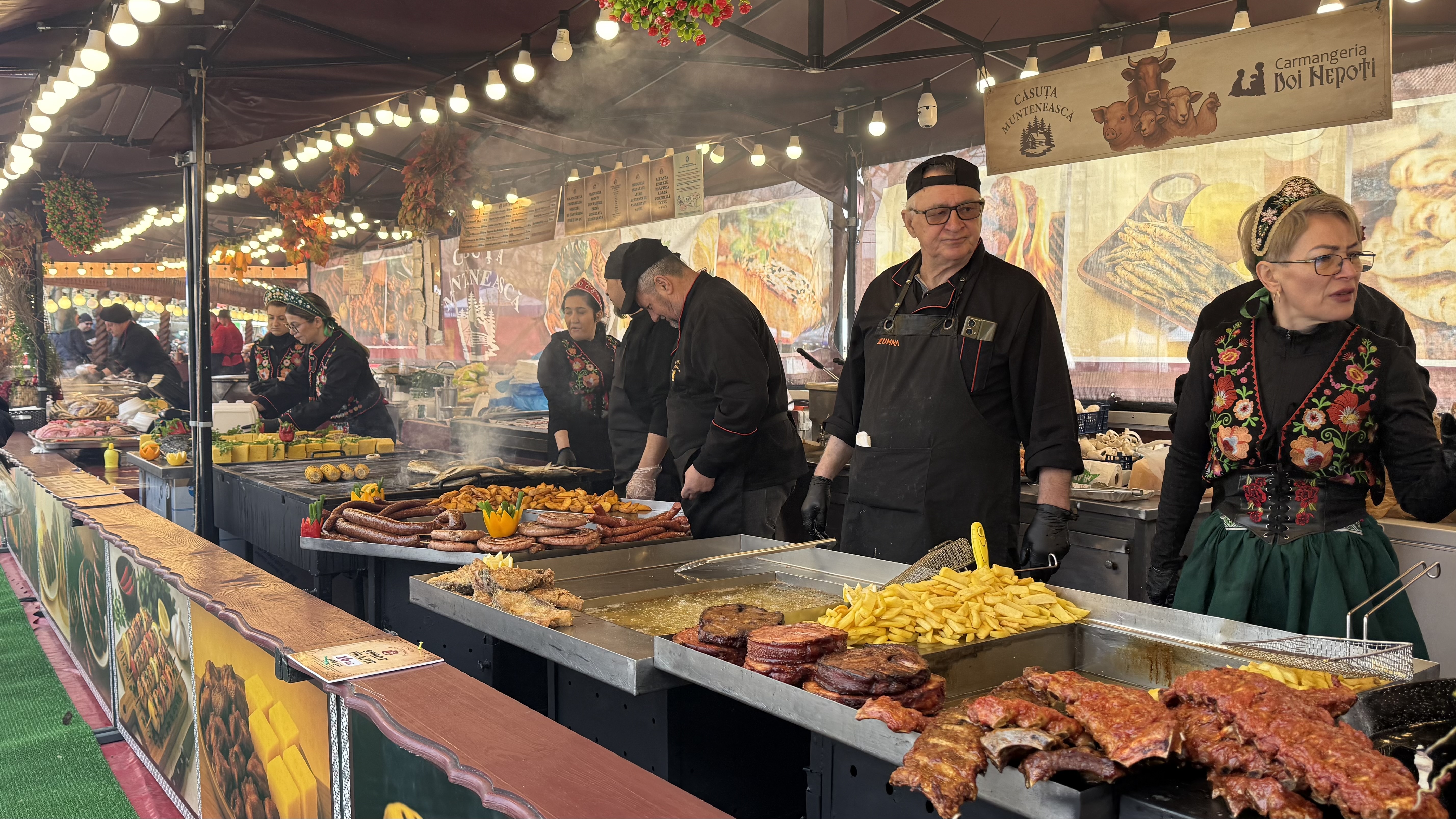 Cât costă o ciorbă pescărească lipovenească la Festivalul Pescăresc din București? O bucată de crap, cât un kilogram, în Obor