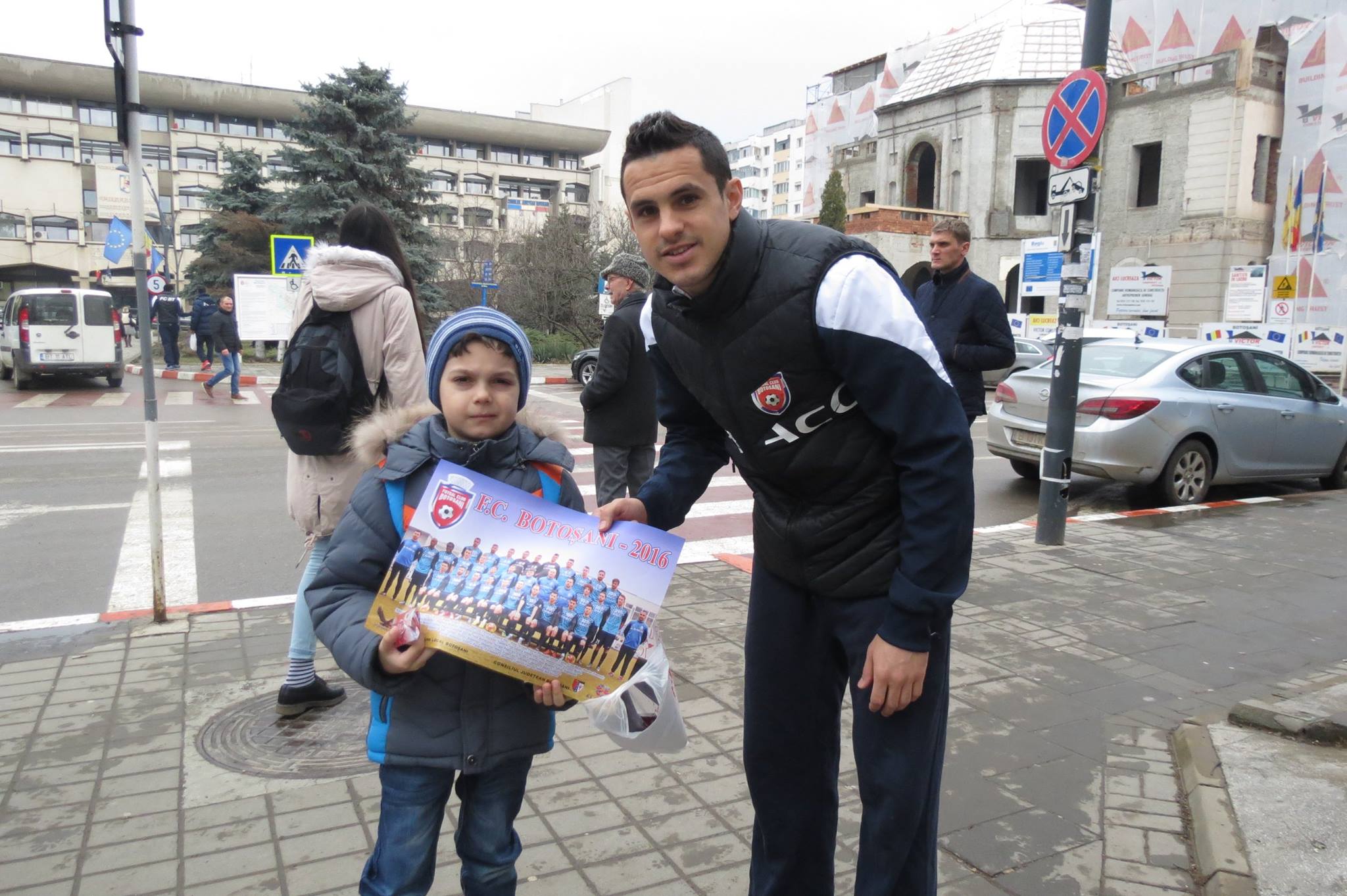 De Mărțișor, înainte de Derby de România de joi, din Cupă, lecție de fair-play între Steaua și Dinamo! Toată Liga I a sărbătorit Ziua Femeii! / FOTO&VIDEO