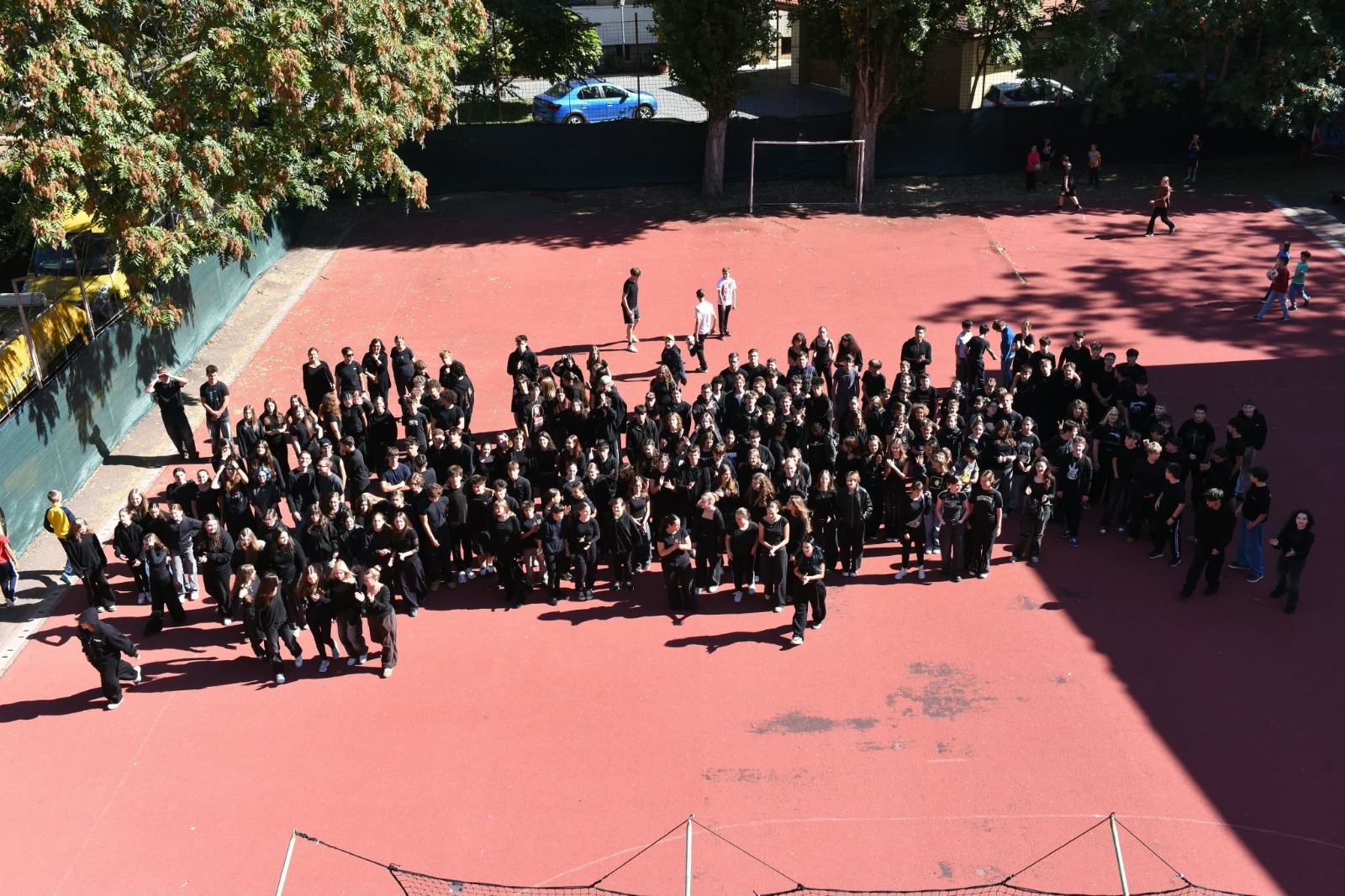 Protestul elevilor impotriva uniformelor scolare
