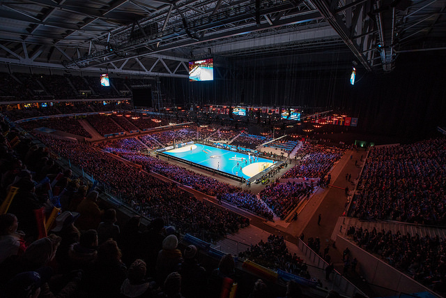 Record de spectatori la un meci de handbal de la Campionatul Mondial! Seara bombelor, în optimi: Qatar bate Germania, Ungaria a eliminat Danemarca! / FOTO&VIDEO
