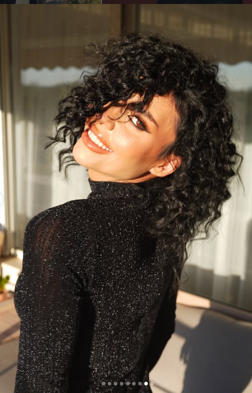 Cum arată Andreea Popescu după ce și-a schimbat look-ul