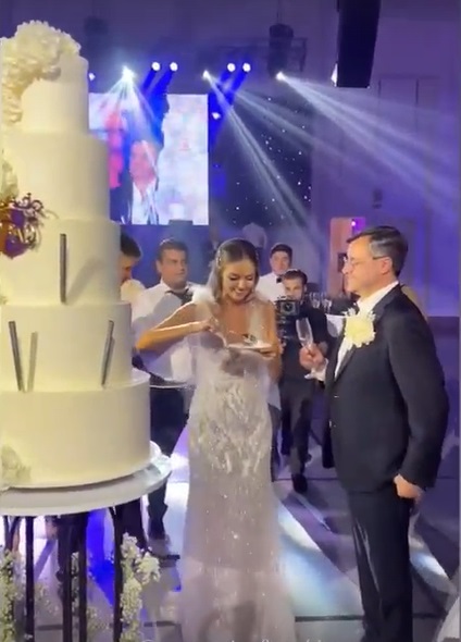 Anastasia Fotachi, colega de emisiune a lui Dan Negru din Republica Moldova, s-a căsătorit cu milionarul Gabriel Stati. Nunta de lux a avut la castelul lui