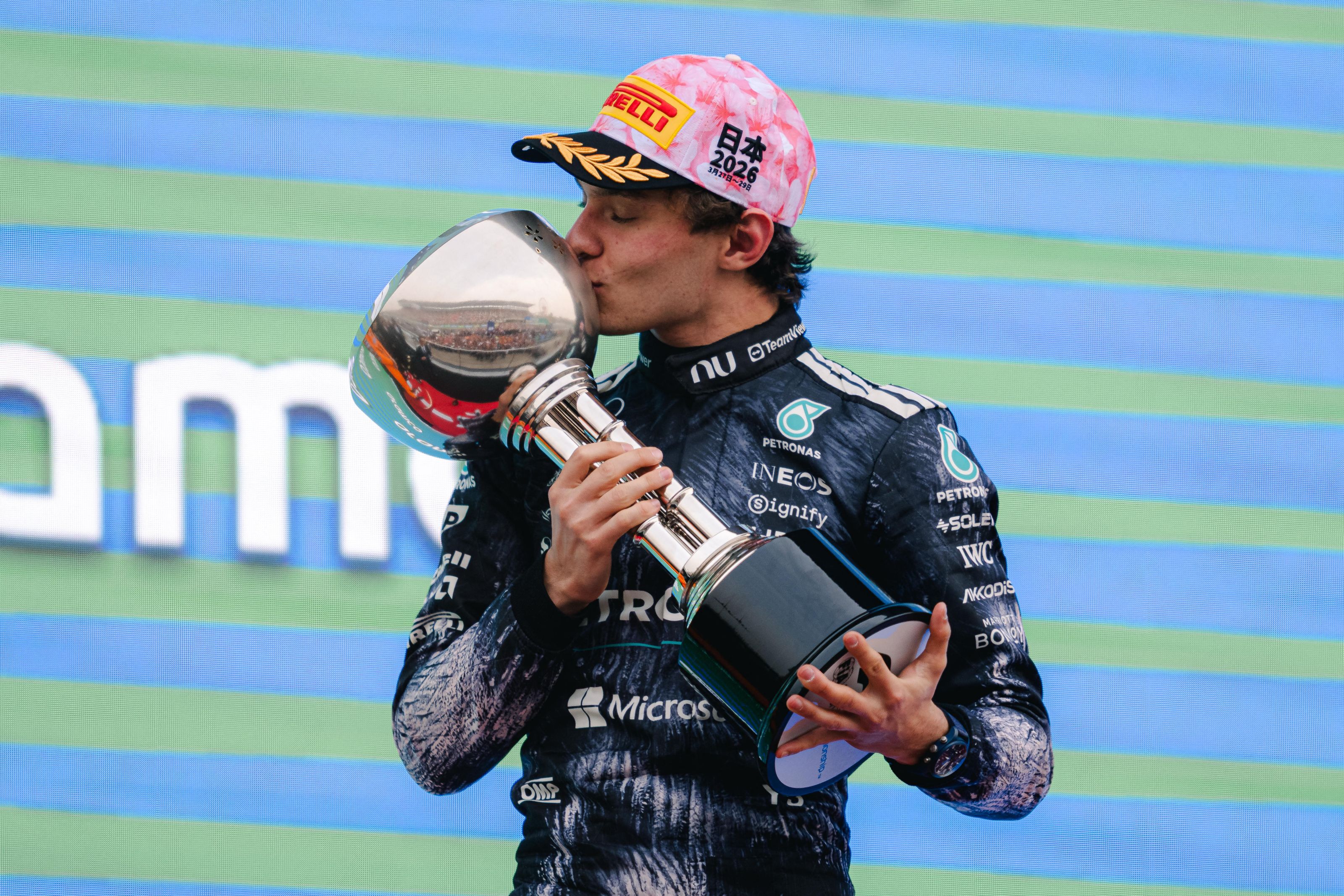 Ca pe vremea lui Michael Schumacher. Ce s-a auzit pe podiumul de Formula 1 după ultimele două curse câștigate de Kimi Antonelli