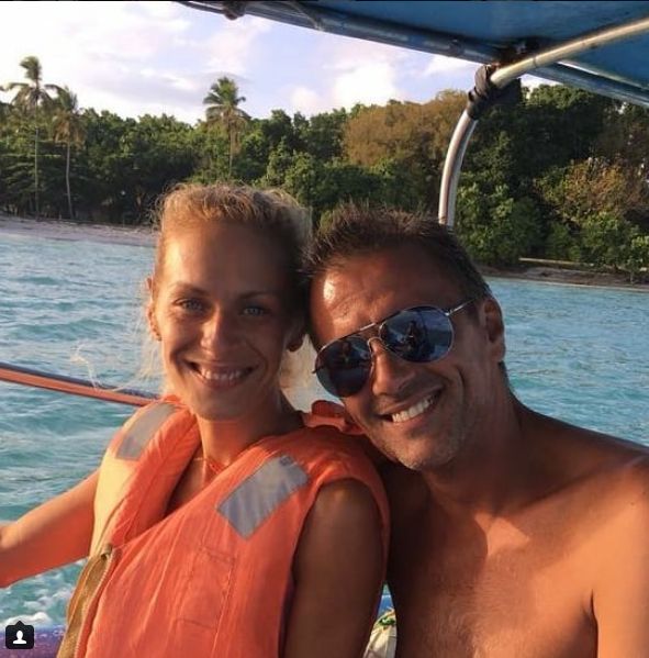 Cum s-a distrat Cosmin Cernat în Republica Dominicană. Ce bine arată soția lui în costum de baie | FOTO