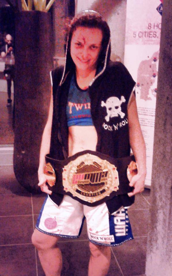 Annalisa ”NO FEAR” Bucci vine la Superkombat Ploiești să o bată pe Cristiana Stancu / FOTO&VIDEO