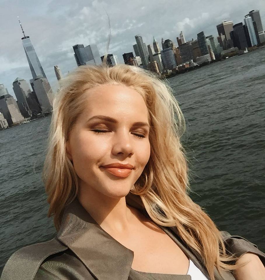 FOTO | Un model XXL a murit la 30 de ani după ce a pierdut lupta cu cancerul ovarian