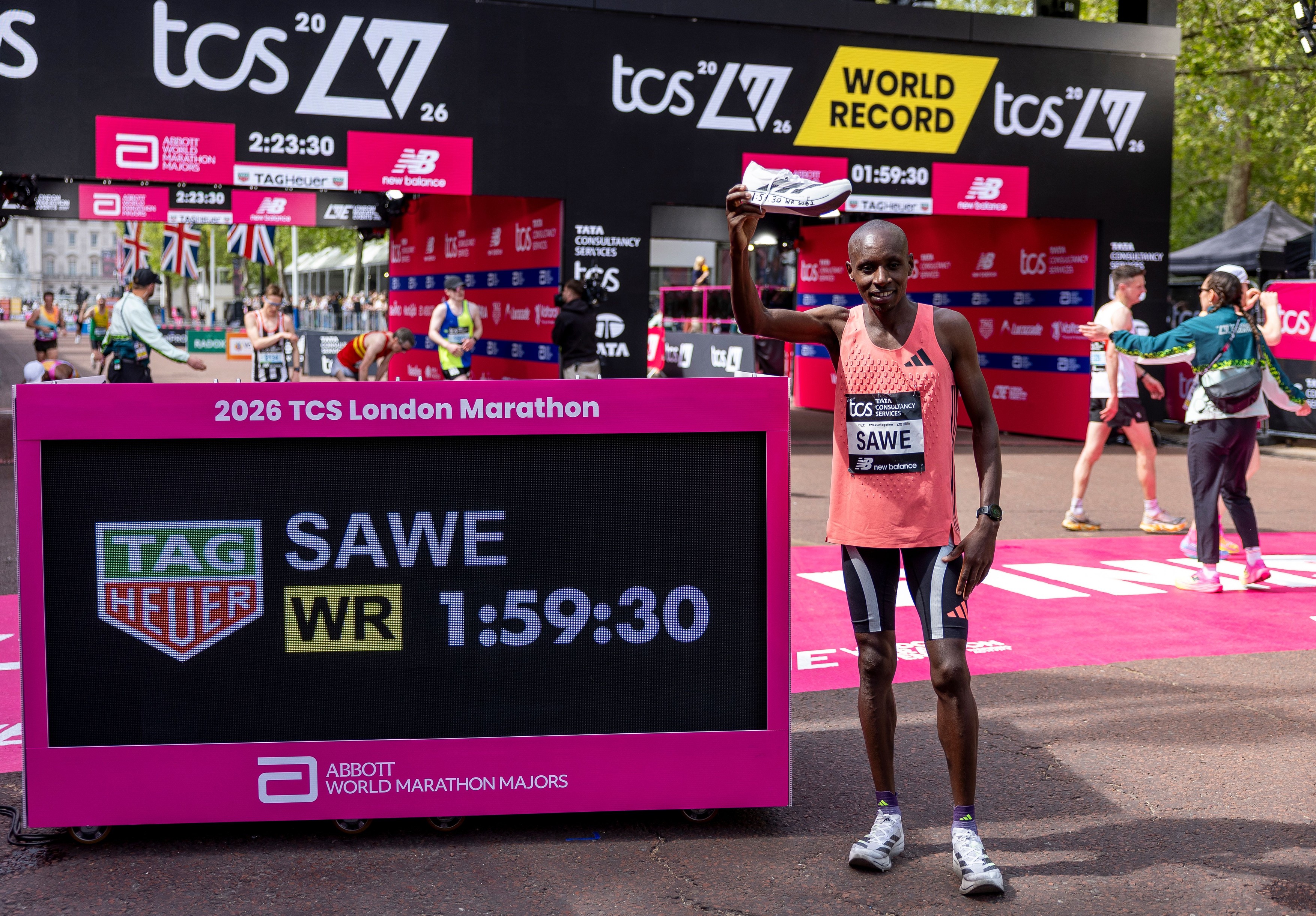 Sabastian Sawe, record mondial la Maratonul Londrei 2026. Timpul incredibil obținut | VIDEO