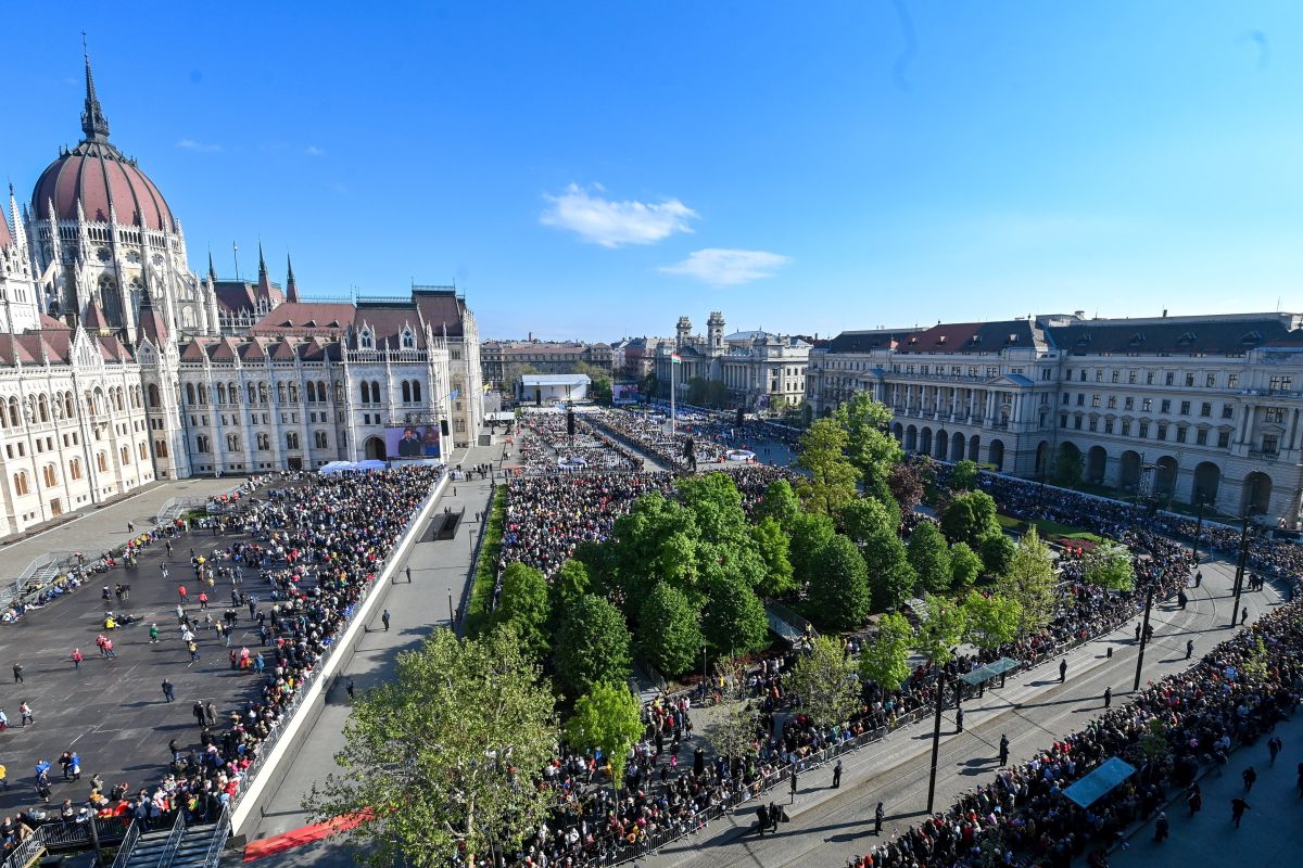 Papa Francisc, în ultima zi a vizitei în Ungaria: Nu închideți ușile străinilor, migranţilor şi săracilor