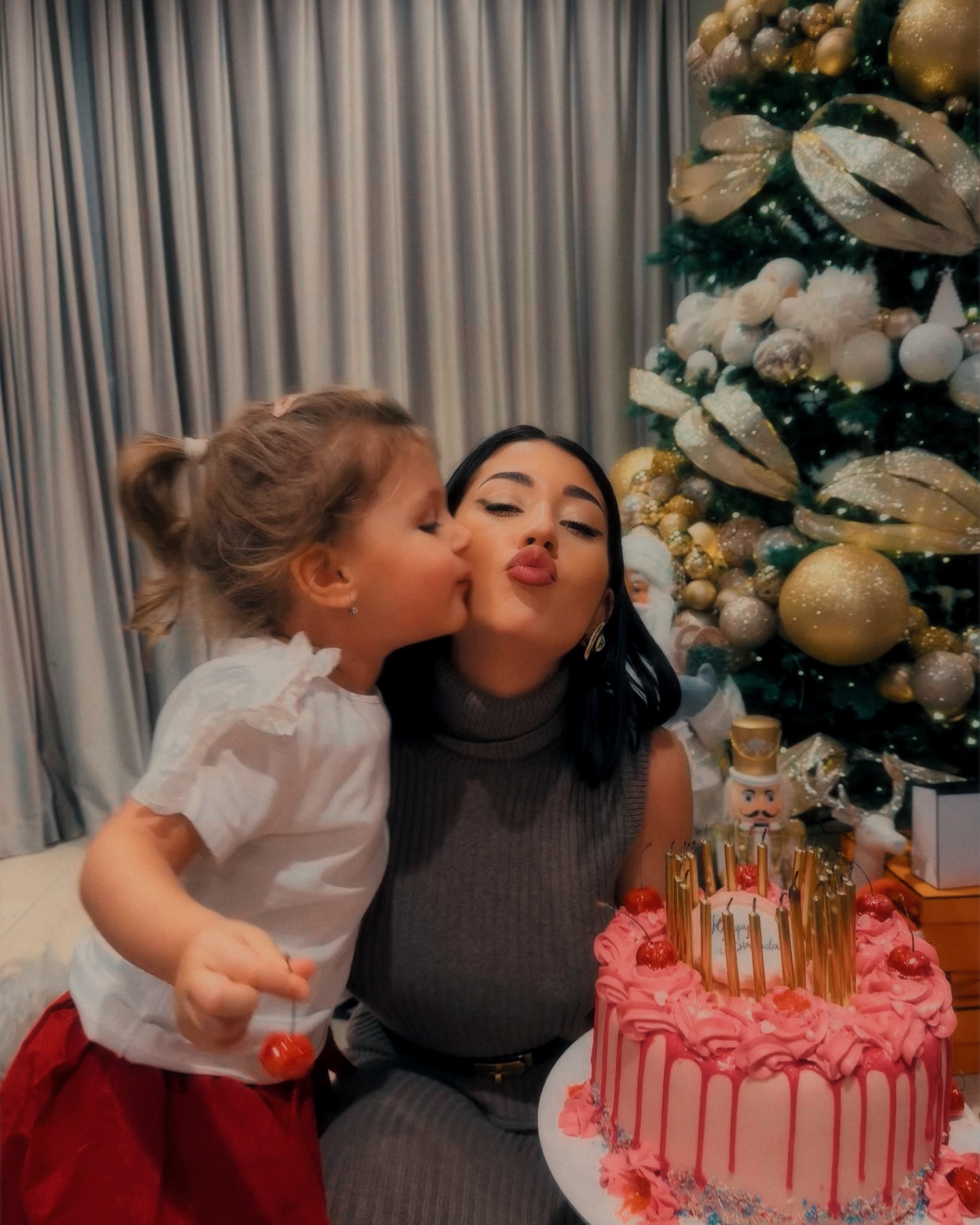 Ce educație îi oferă Nicole Cherry fiicei sale, Anastasia: „Să știe că sunt și prietena ei, dar și mama ei”. Cum s-a schimbat de când a devenit mamă