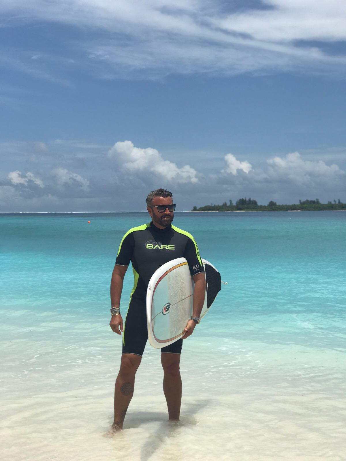 EXCLUSIV | Cătălin Botezatu, cină contra cronometru în Maldive. A mâncat pe fugă să nu se scufunde insula