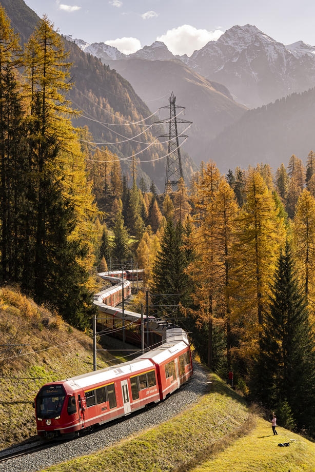 Cel mai lung tren de pasageri din lume, omologat de Cartea Recordurilor în Elveția. Cât măsoară