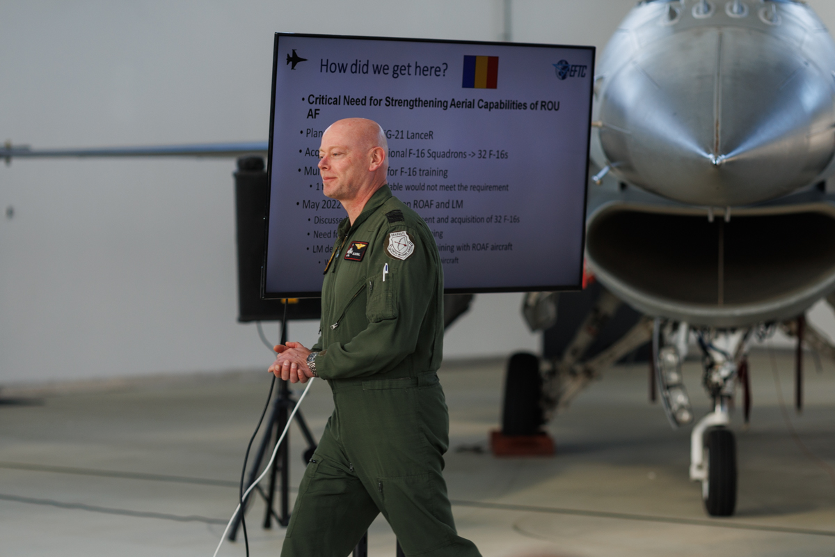 Reportaj din centrul de instruire a piloților pe avioanele F-16 de lângă Fetești. Când se vor antrena ucrainenii în Bărăgan