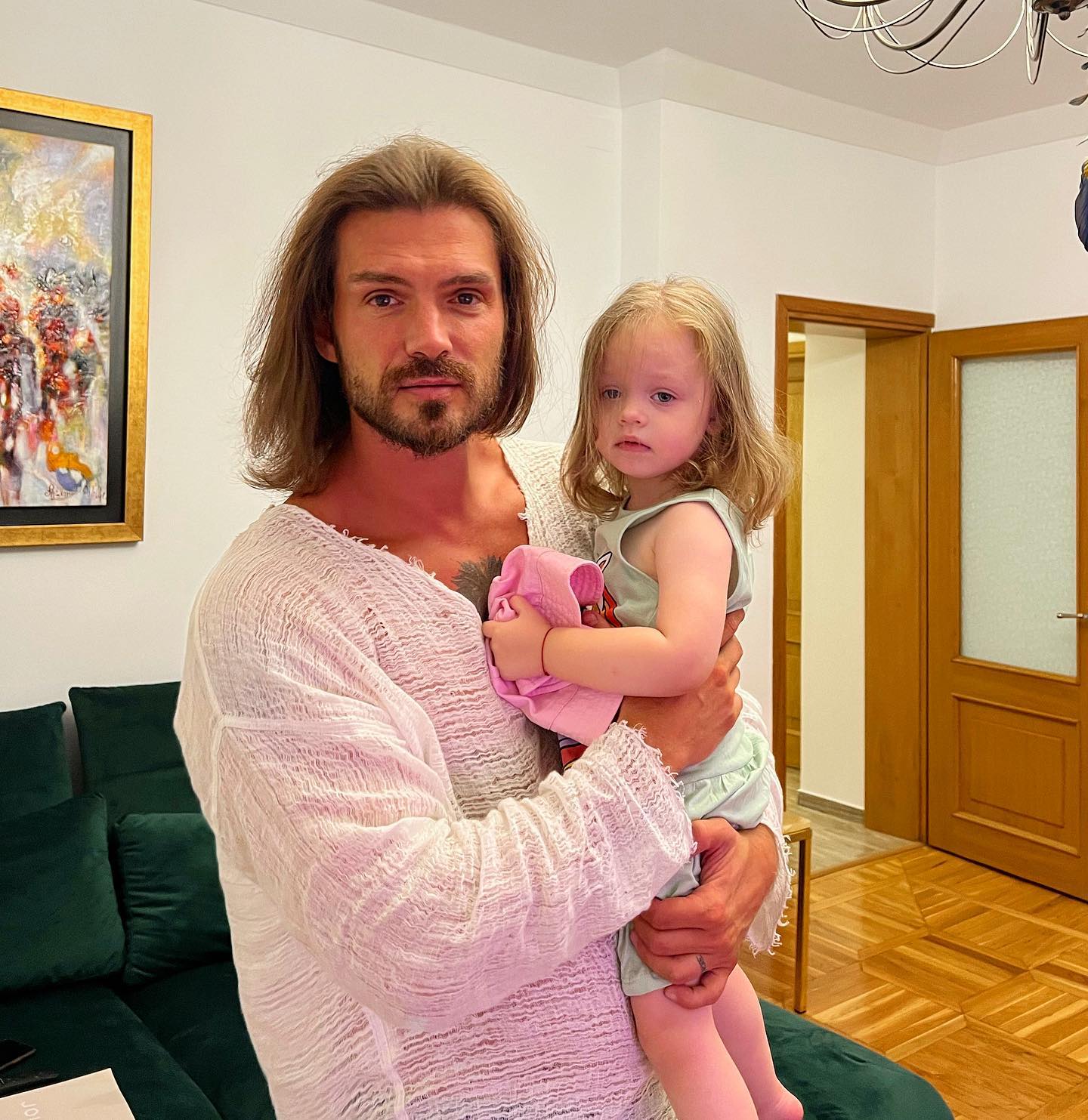 Cum își petrece Bogdan Vlădău timpul cu fiica lui, după despărțirea de Gina Chirilă. „Tati știe și o învață și pe ea”