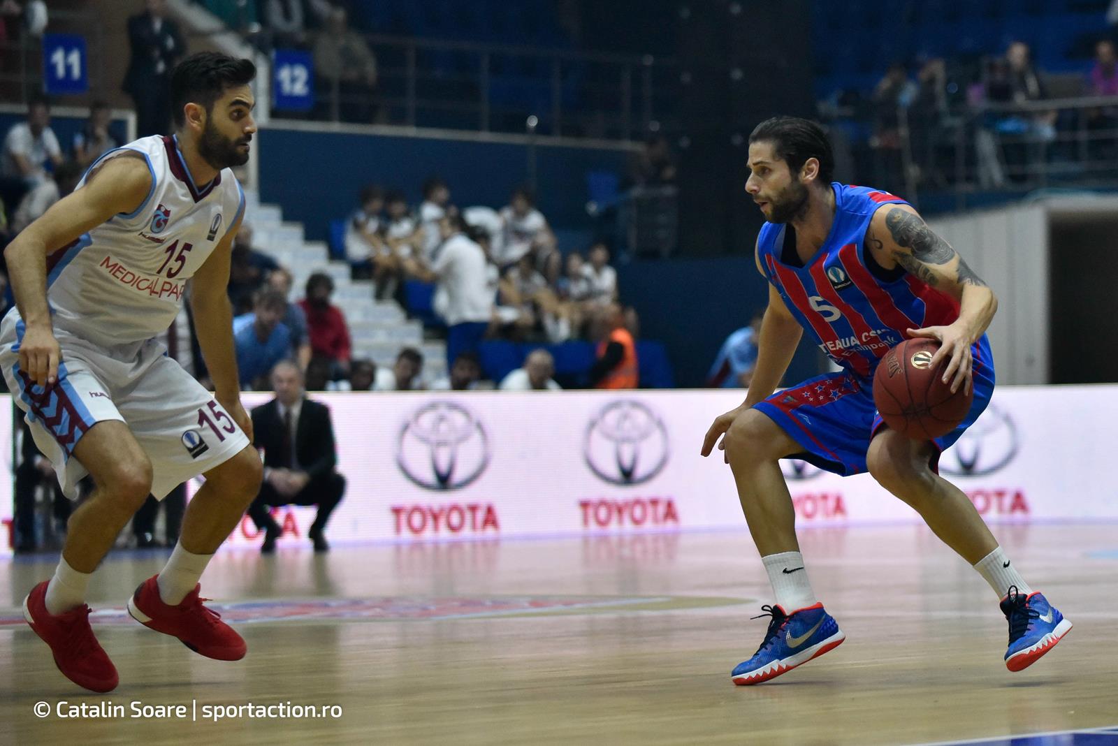 Eurocup: Steaua - Trabzonspor 76-71. ^Galeria boicoteză FCSB-ul, dar a făcut show la baschet