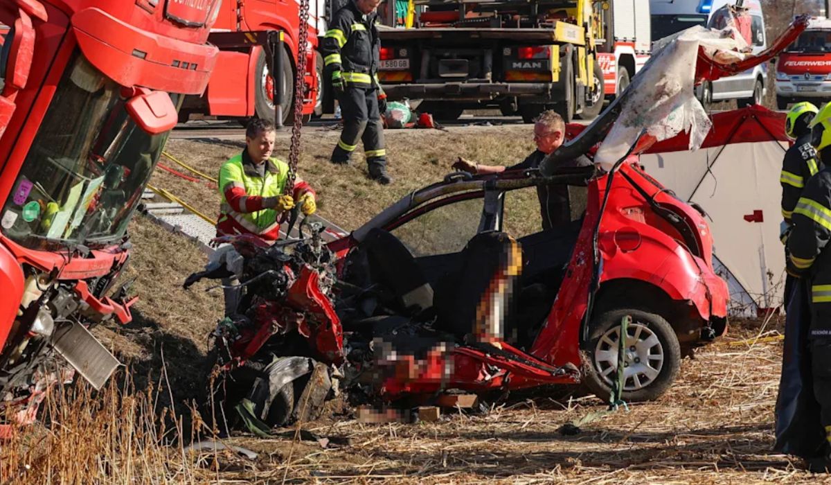 Un frate și o soră au murit aproape la fel, în câte un Hyundai roșu lovit de un camion, la doi ani distanță, în Austria