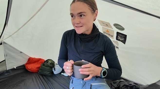 Kit Birks, fosta asistentă care a făcut 8.000 km pe jos pentru prevenirea suicidului: „11 luni, 13 țări, ca 13 urcări pe Everest. Oamenii mi-au împărtășit durerea, luptele și speranțele lor”