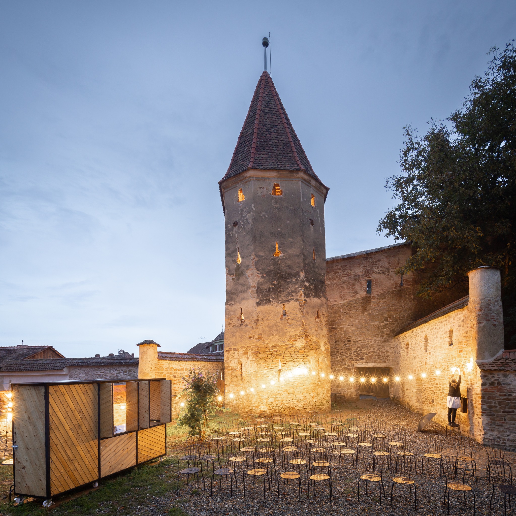 Alma Vii, satul săsesc din Transilvania readus la viață după refacerea bisericii fortificate vechi de 700 de ani. „Frigiderul” medieval, una dintre atracțiile locului 