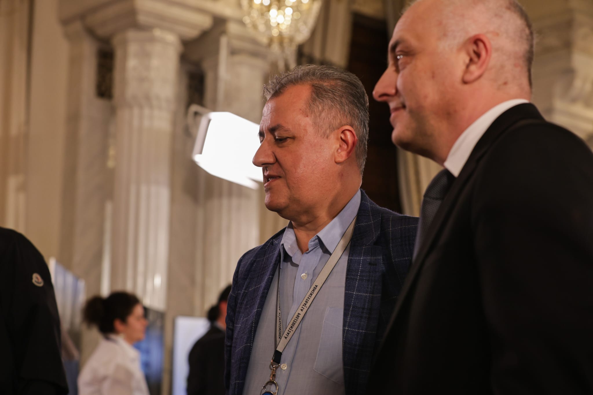 Oamenii din sală care nu s-au văzut la televizor la dezbaterea electorală de la TVR, invitați de marcă ai televiziunii naționale