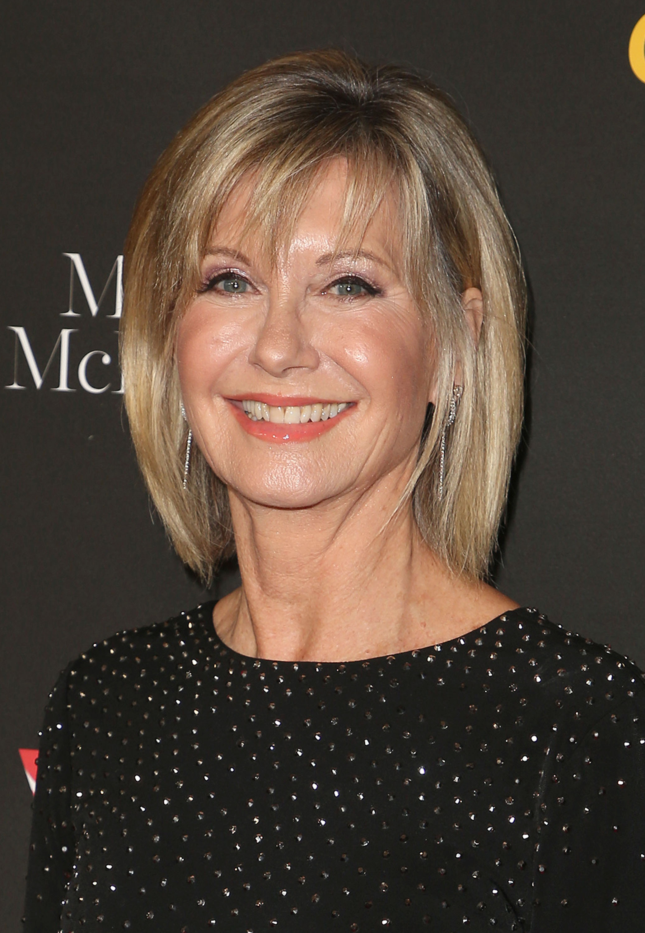 Olivia Newton-John a fost diagnosticată cu cancer a treia oară. Se tratează cu cannabis | FOTO