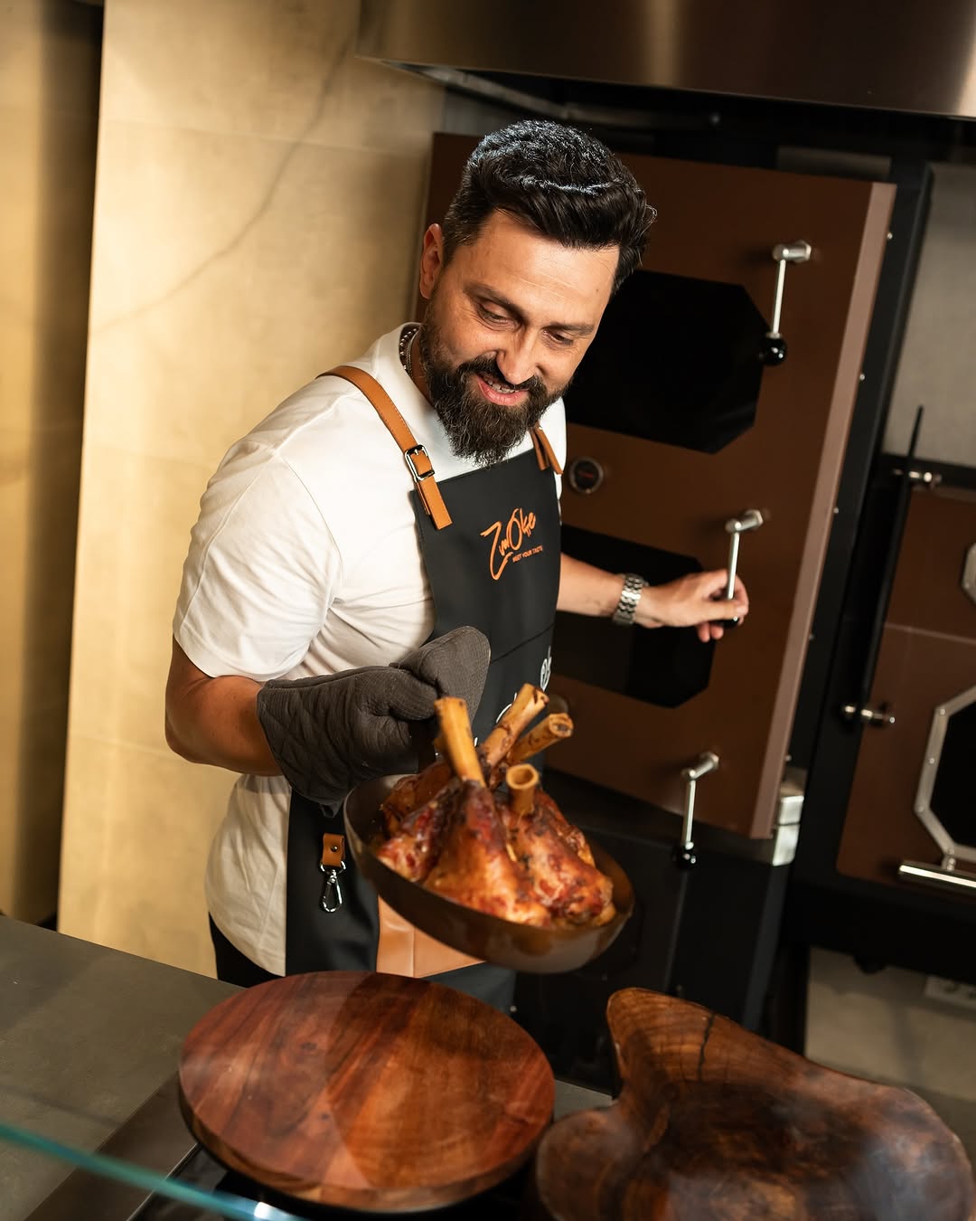 Orlando Zaharia, bucătarul președintelui Traian Băsescu și jurat la „Chef la cuțite”: „Românii știu ce înseamnă fine dining, dar gusturile sunt în schimbare”