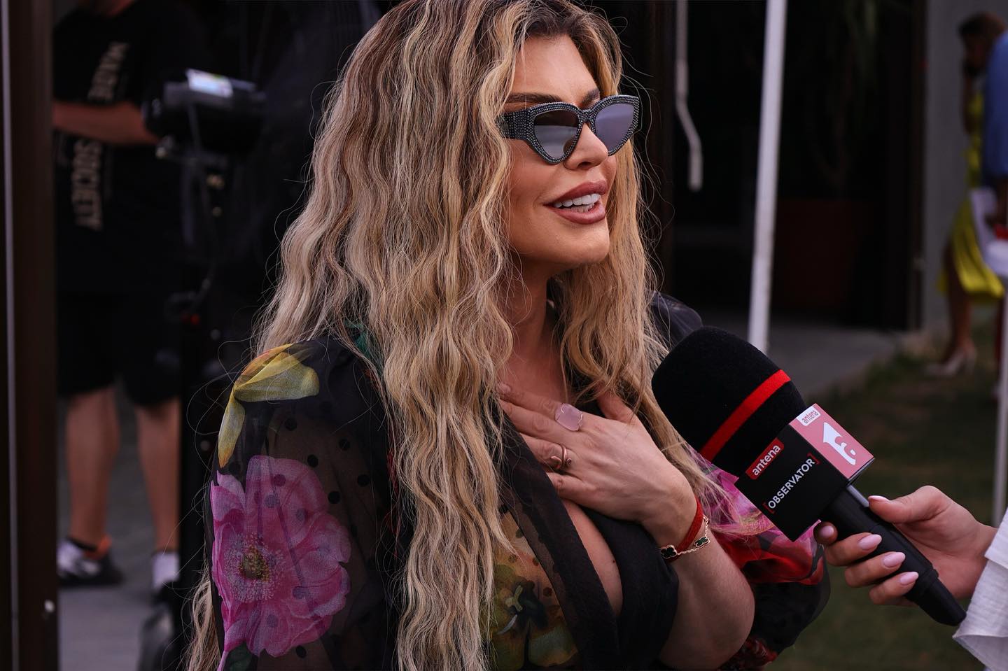 După aproape 40 de ani de carieră, Loredana Groza declară: „Ăsta e un vis”. Ce își dorește cântăreața, care revine la TV în serialul „Camera 609” - EXCLUSIV