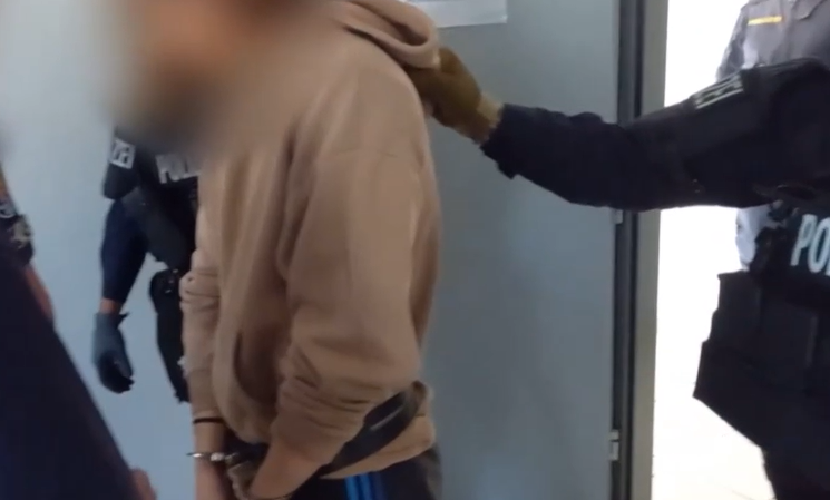 Letartóztatták az antifa-támadássorozat egyik feltételezett elkövetőjét: 30 milliós óvadékot állapított meg a bíróság - videó