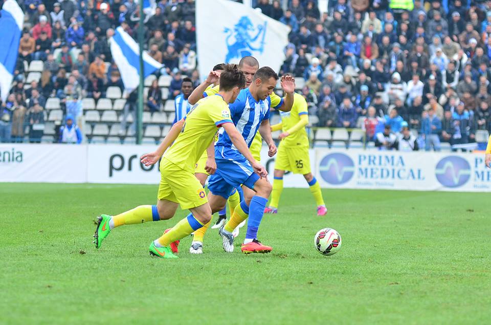 CSU CRAIOVA - STEAUA 0-0. AutoBAZA pe arbitru! / FOTO&VIDEO