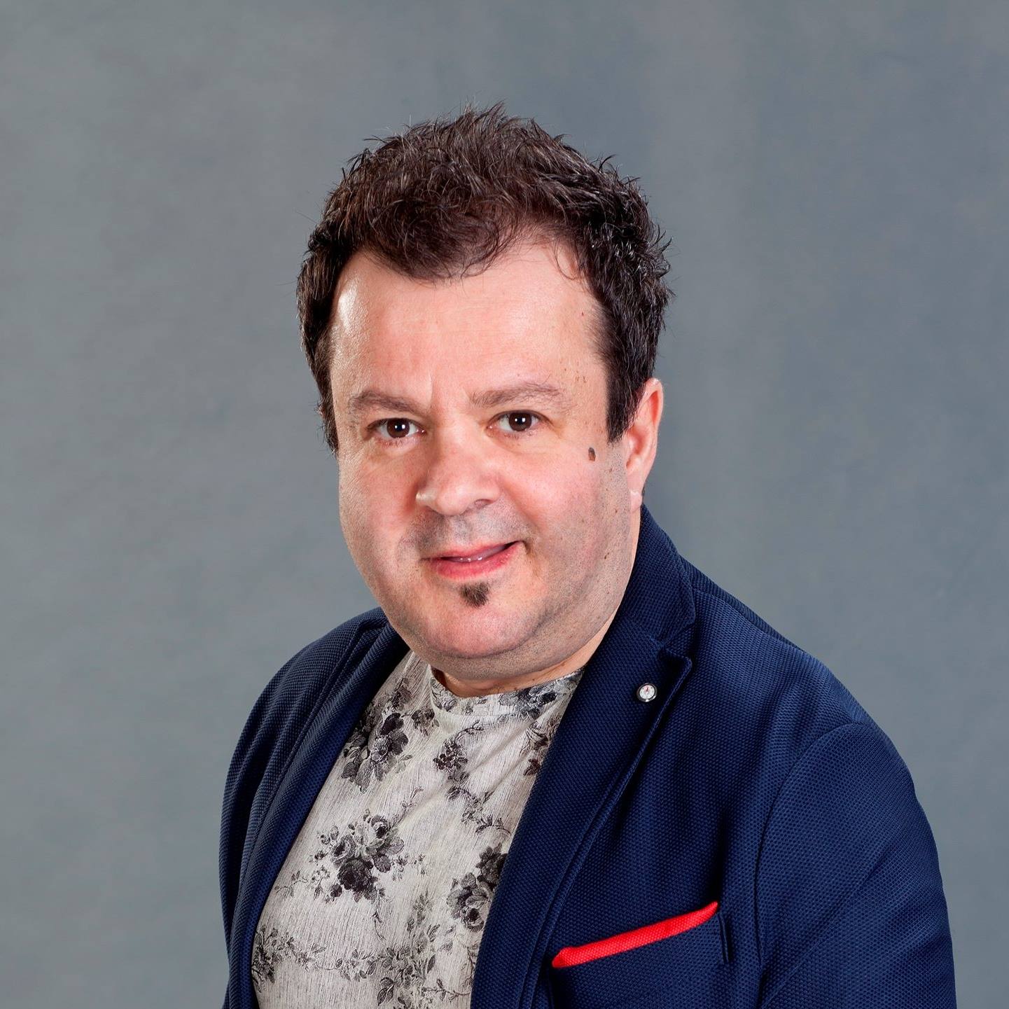 Cu ce se ocupă, de fapt, Dragoș Moștenescu în Londra. Colegul Emil Mitrache, din La Bloc, l-a dat de gol. „Am fost convins că se înhamă la ceva foarte greu”
