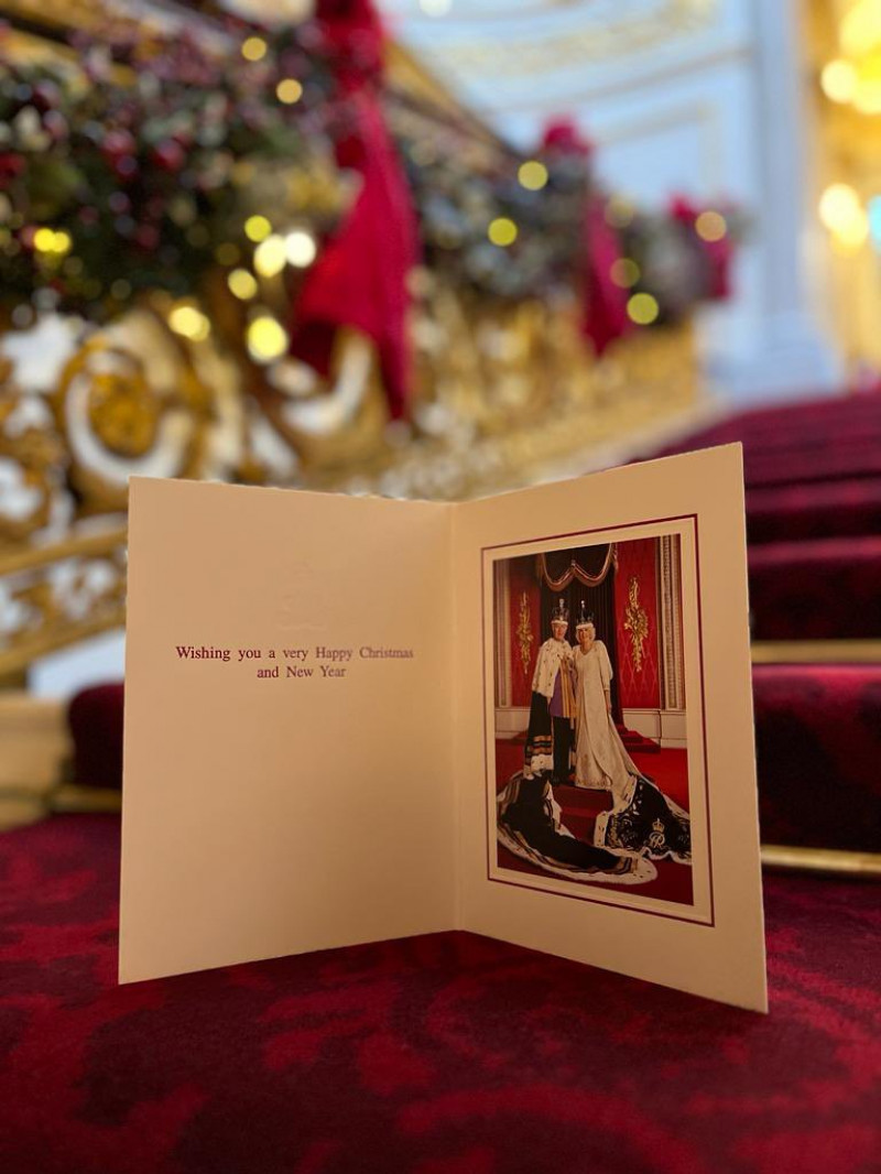 Familia regală britanică a publicat fotografiile pentru felicitările de Crăciun. În ce ipostază au fost surprinși William, Kate și copiii lor. FOTO