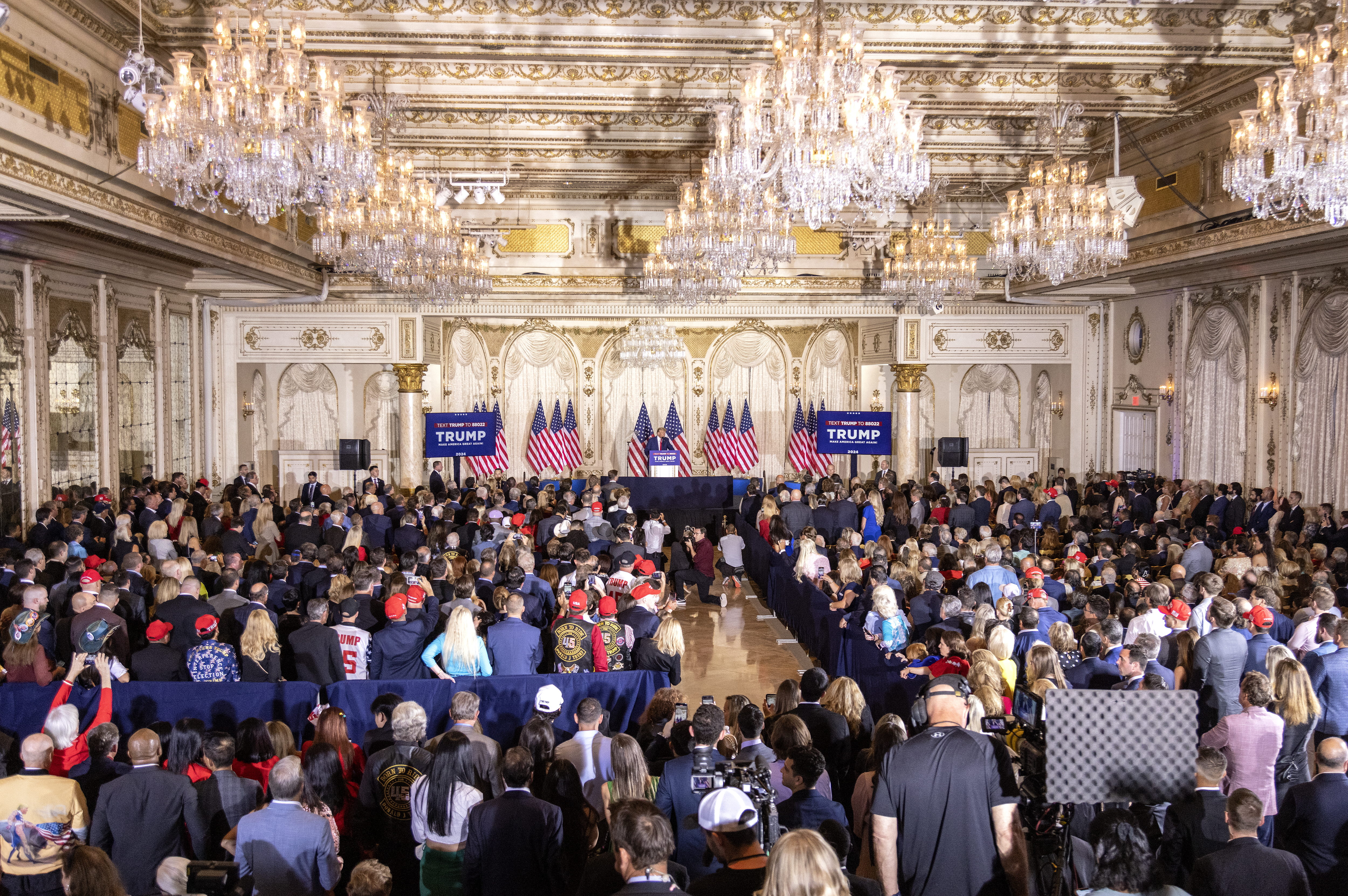 Trump numește ancheta împotriva sa „o intervenție electorală masivă”. Discurs în fața susținătorilor plin cu acuzații la adresa justiției