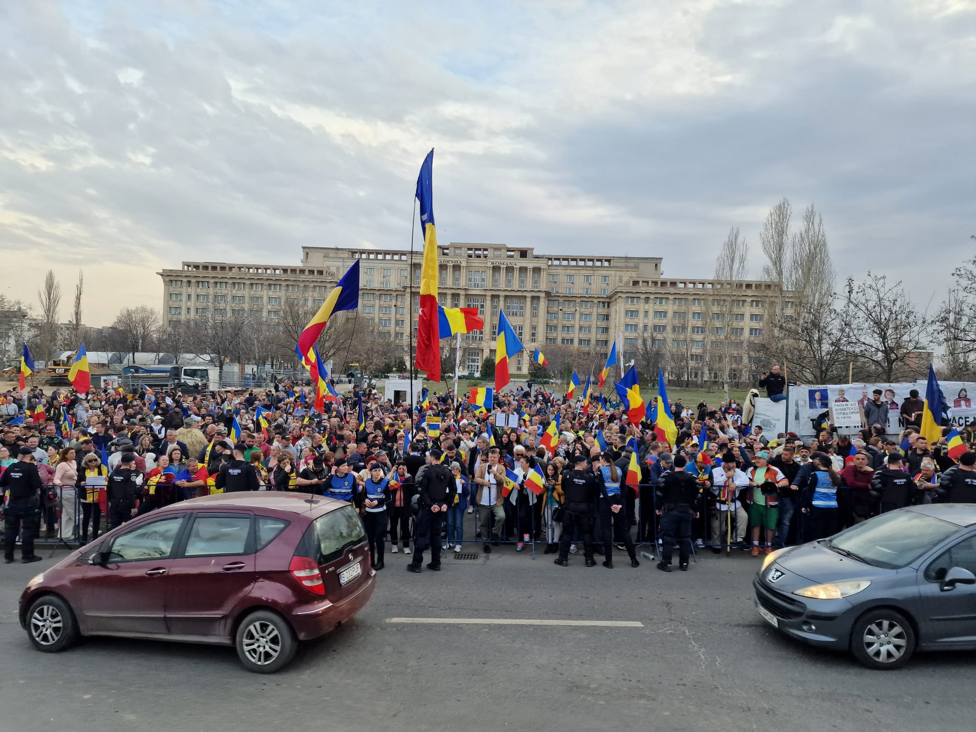 Susținătorii lui Călin Georgescu au fost în fața CCR. Curtea i-a respins contestația, nu mai are nicio șansă de a candida
